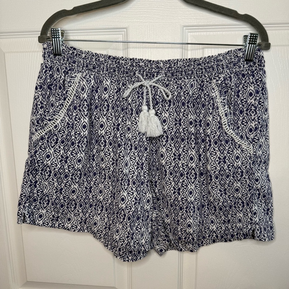Briggs Navy and White Shorts Size Large Ikat Design Linen Blend GUC